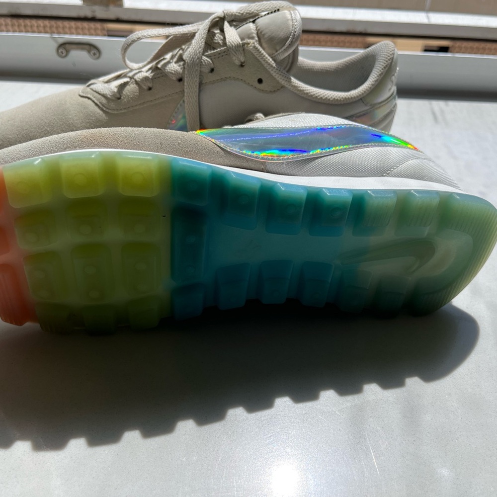 Nike pre-love